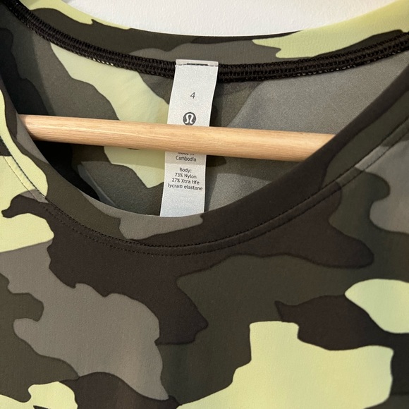 Lululemon UVP Run Short Sleeve - Picture 8 of 8